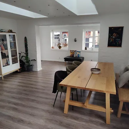House Close To Town And Shopping Villa *